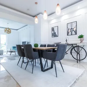 Corvinus Smart With Beautiful View Budapest